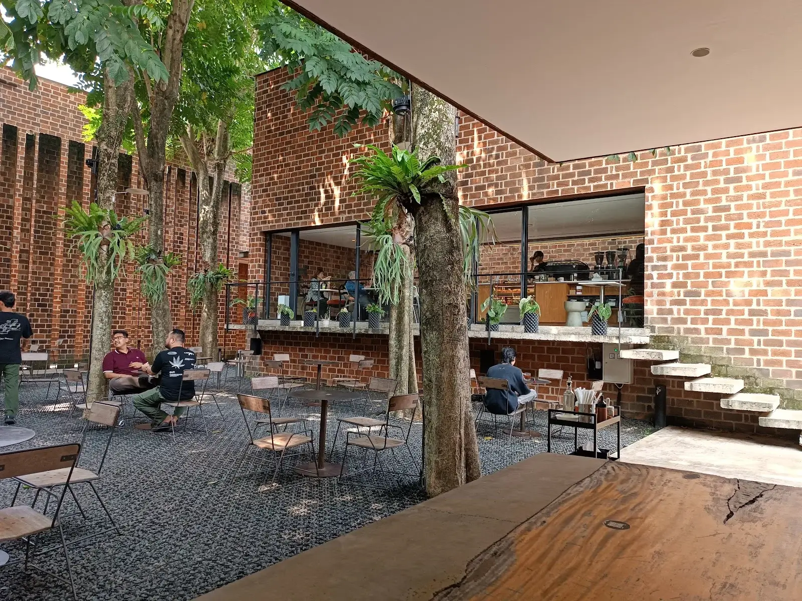 Cafe Instagrammable, Massagi Koffee