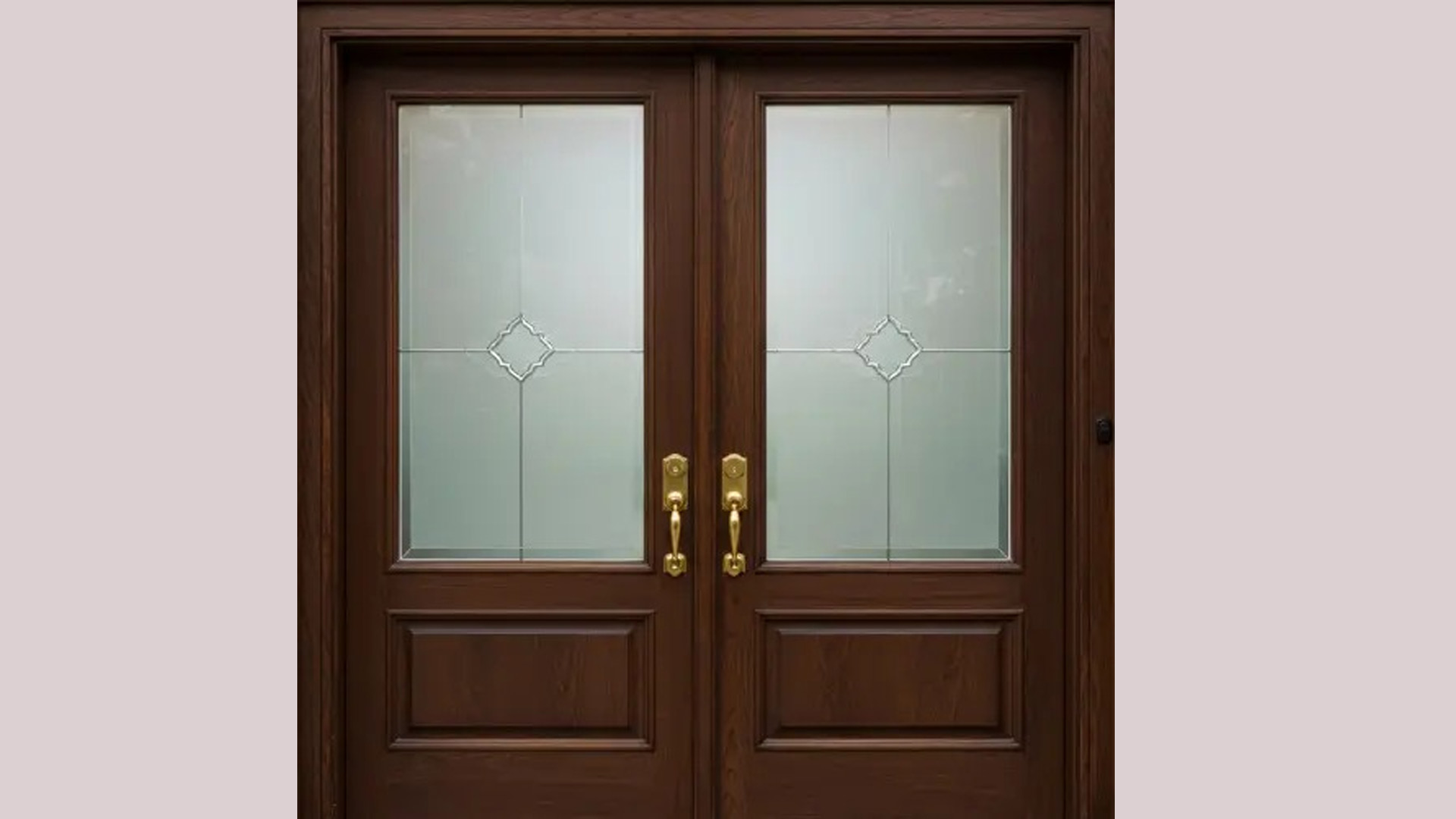pintu kayu dan kaca buram