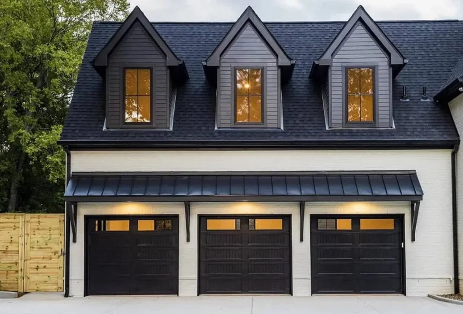 Pintu garasi aluminium modern