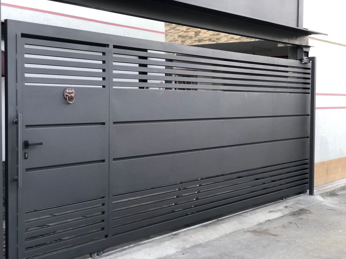 Pintu garasi sliding minimalis