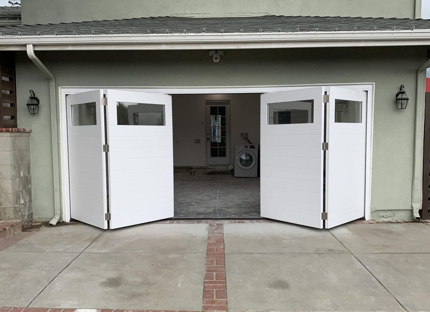 Pintu garasi lipat
