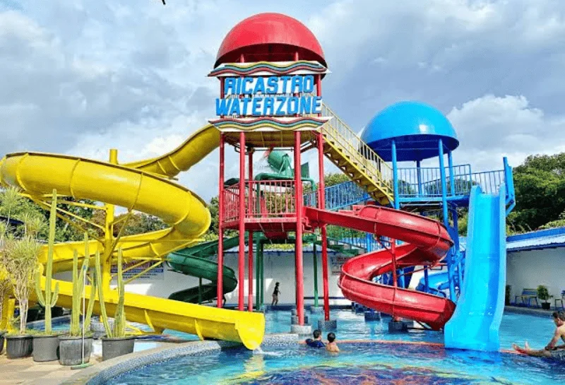 Wisata kolam renang di daerah Serpong, Ricastro Water Zone